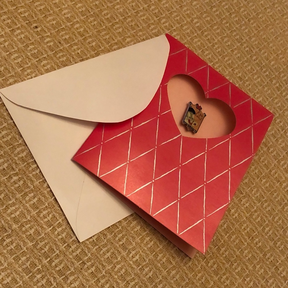 NWT Cloisonné Bugs Bunny Ooh La La Valentine’s day Pin and card - Picture 2 of 16